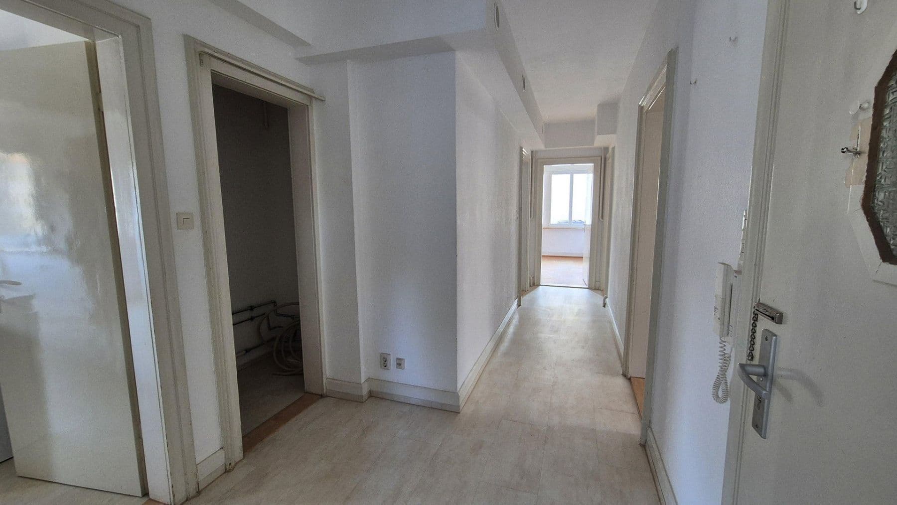 Prenájom bytu 3-izbový 113 m², Bad Säckingen, Bádensko-Wurttembersko Prenájom bytu 3-izbový 113 m², Bad Säckingen, Bádensko-Wurttembersko