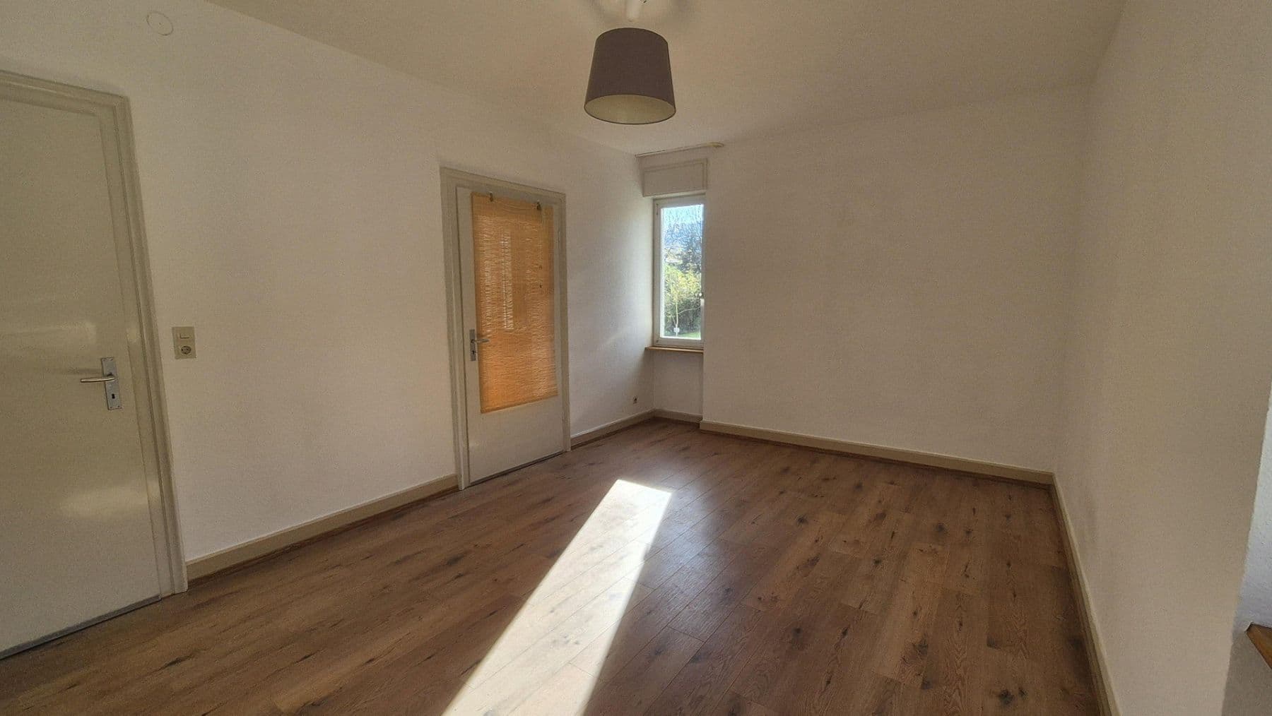 Prenájom bytu 3-izbový 113 m², Bad Säckingen, Bádensko-Wurttembersko Prenájom bytu 3-izbový 113 m², Bad Säckingen, Bádensko-Wurttembersko