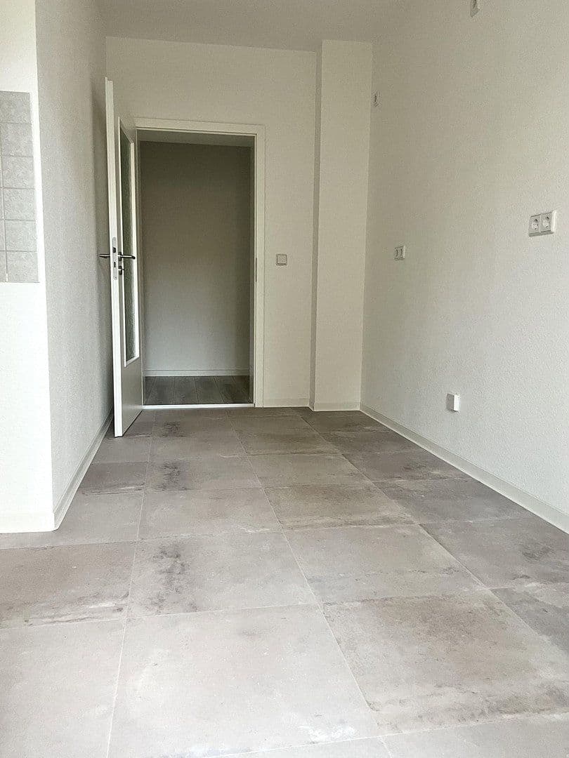 Prenájom bytu 3-izbový 71 m², Tschirchstraße 7, Gera, Durínsko Prenájom bytu 3-izbový 71 m², Tschirchstraße 7, Gera, Durínsko