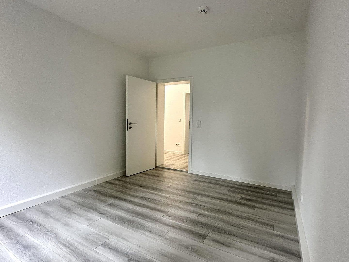 Prenájom bytu 3-izbový 71 m², Tschirchstraße 7, Gera, Durínsko Prenájom bytu 3-izbový 71 m², Tschirchstraße 7, Gera, Durínsko