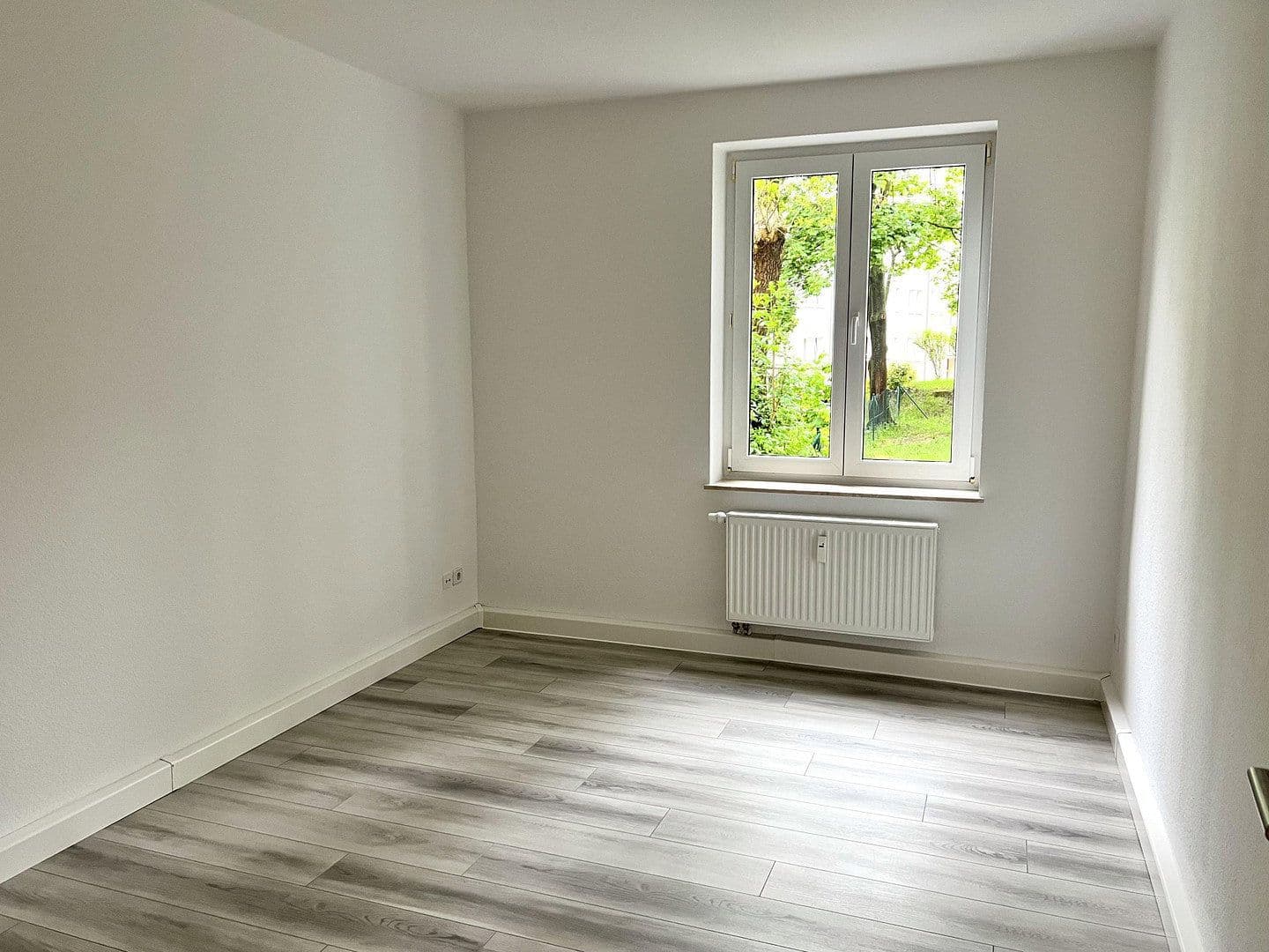Prenájom bytu 3-izbový 71 m², Tschirchstraße 7, Gera, Durínsko Prenájom bytu 3-izbový 71 m², Tschirchstraße 7, Gera, Durínsko