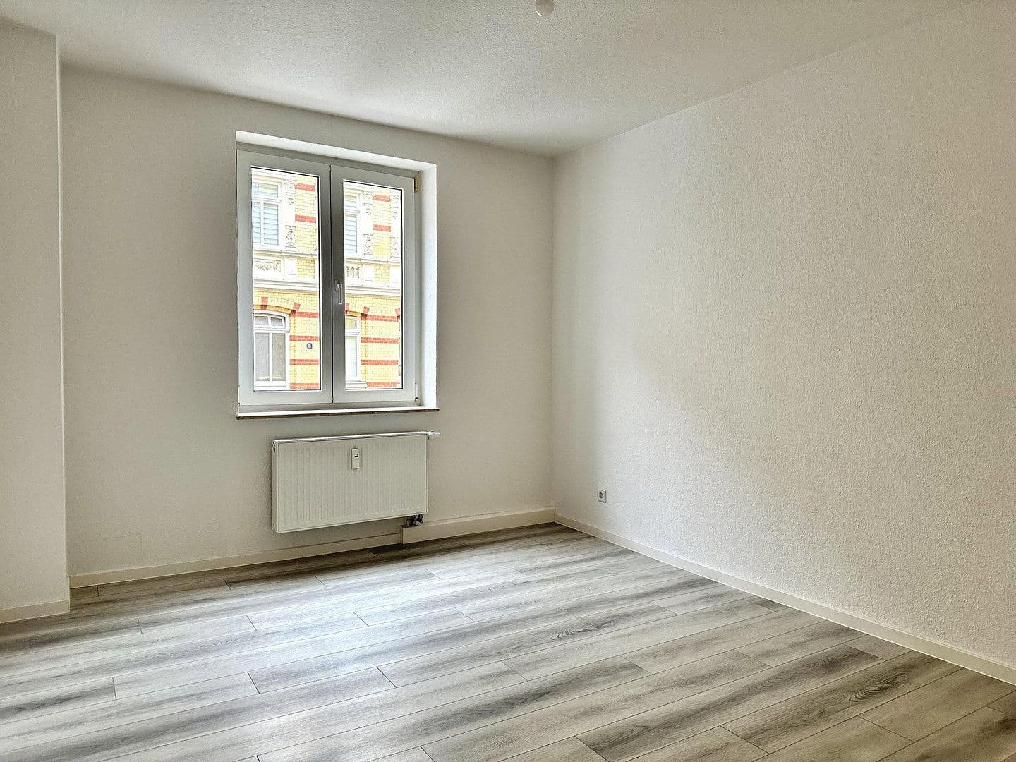 Prenájom bytu 3-izbový 71 m², Tschirchstraße 7, Gera, Durínsko Prenájom bytu 3-izbový 71 m², Tschirchstraße 7, Gera, Durínsko