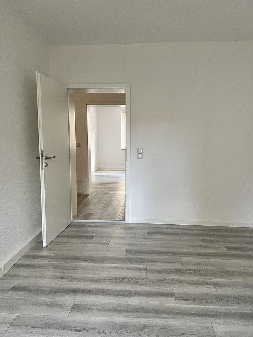 Prenájom bytu 3-izbový 71 m², Tschirchstraße 7, Gera, Durínsko Prenájom bytu 3-izbový 71 m², Tschirchstraße 7, Gera, Durínsko