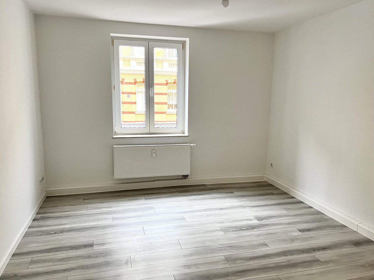 Prenájom bytu 3-izbový 71 m², Tschirchstraße 7, Gera, Durínsko Prenájom bytu 3-izbový 71 m², Tschirchstraße 7, Gera, Durínsko