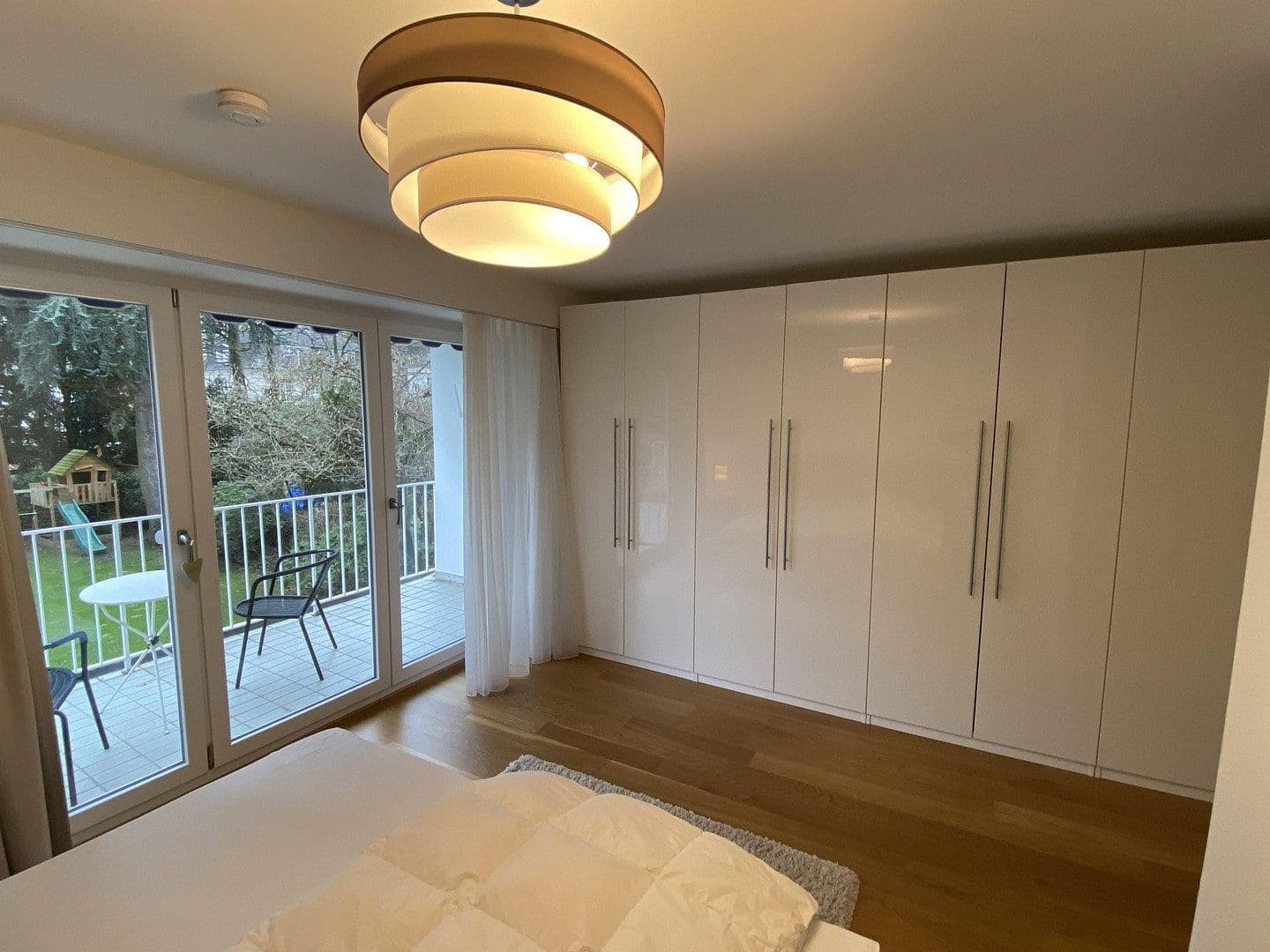 Prenájom bytu 2-izbový 90 m², Bernhardstr. 147, Köln, Severné Porýnie - Westfálsko Prenájom bytu 2-izbový 90 m², Bernhardstr. 147, Köln, Severné Porýnie - Westfálsko