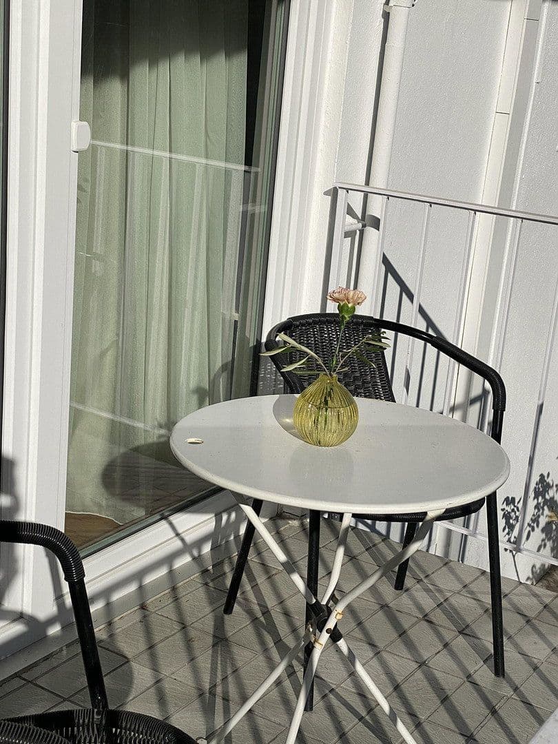 Prenájom bytu 2-izbový 90 m², Bernhardstr. 147, Köln, Severné Porýnie - Westfálsko Prenájom bytu 2-izbový 90 m², Bernhardstr. 147, Köln, Severné Porýnie - Westfálsko