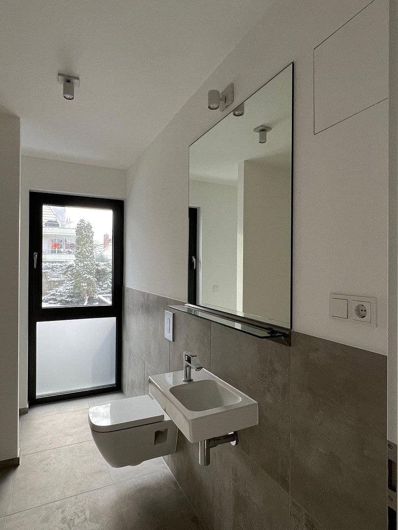 Prenájom bytu 3-izbový 127 m², Ostendorfstraße 37, Berlin, Berlín Prenájom bytu 3-izbový 127 m², Ostendorfstraße 37, Berlin, Berlín