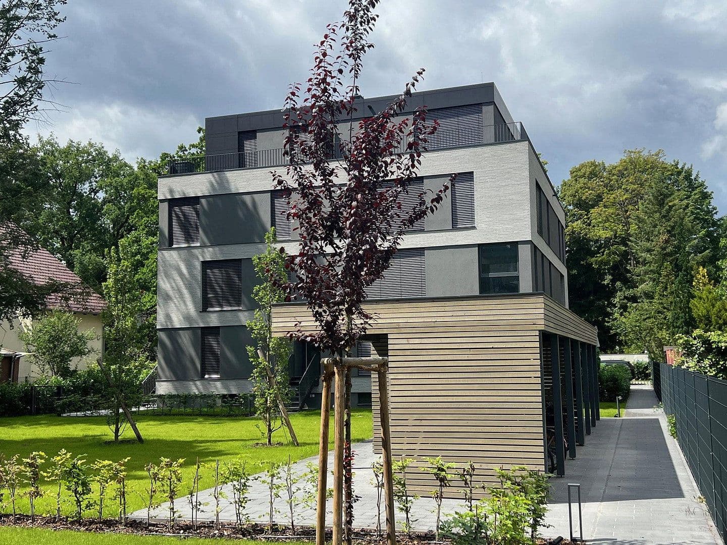 Prenájom bytu 3-izbový 127 m², Ostendorfstraße 37, Berlin, Berlín Prenájom bytu 3-izbový 127 m², Ostendorfstraße 37, Berlin, Berlín