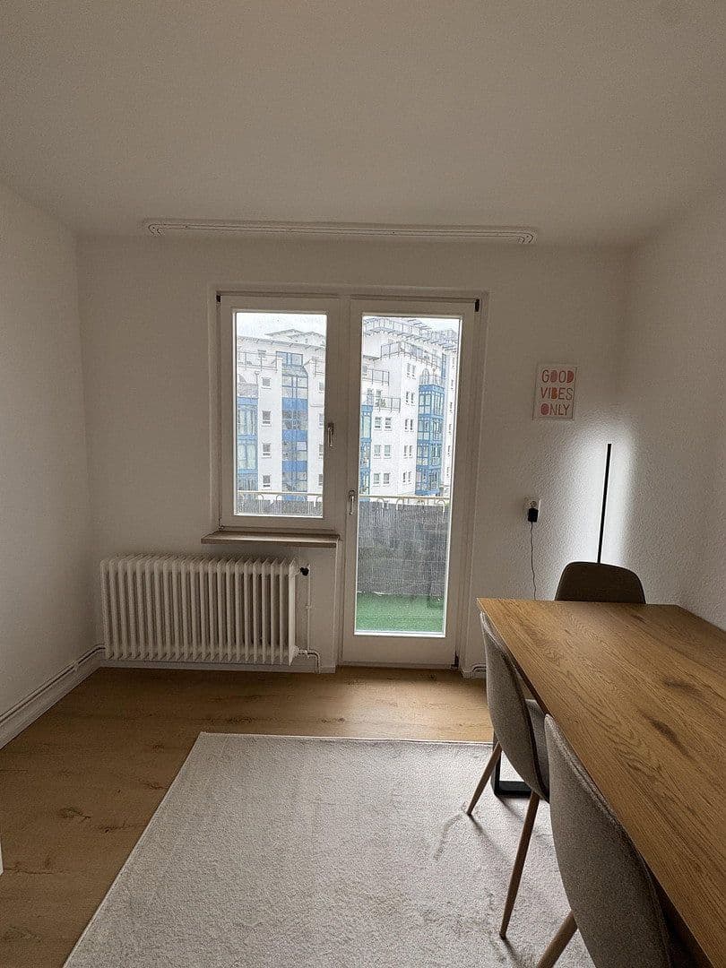 Prenájom bytu 4-izbový 70 m², Mainz, Porýnie-Falcko Prenájom bytu 4-izbový 70 m², Mainz, Porýnie-Falcko
