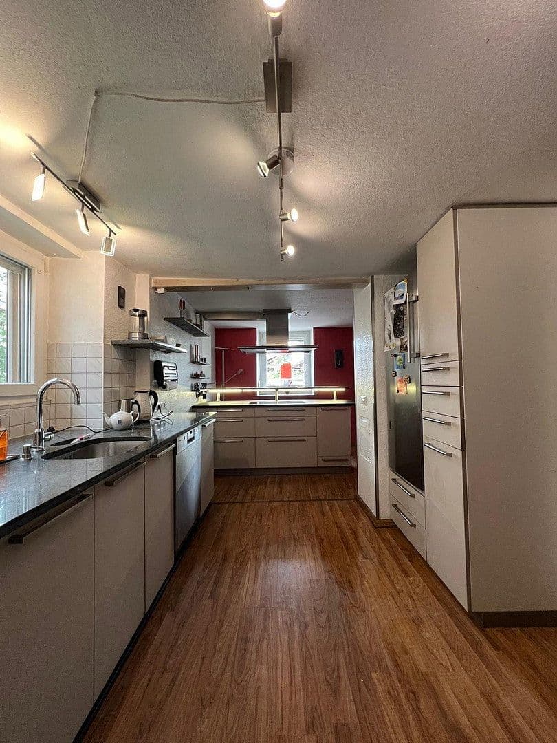 Predaj domu 198 m², pozemek 167 m², Herbolzheim, Bádensko-Wurttembersko Predaj domu 198 m², pozemek 167 m², Herbolzheim, Bádensko-Wurttembersko