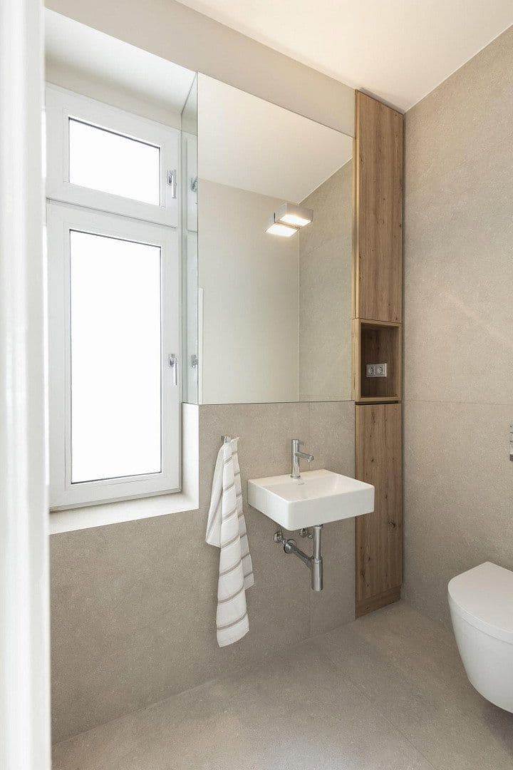Prenájom bytu 3-izbový 97 m², Kennedydamm 7, Düsseldorf, Severné Porýnie - Westfálsko Prenájom bytu 3-izbový 97 m², Kennedydamm 7, Düsseldorf, Severné Porýnie - Westfálsko