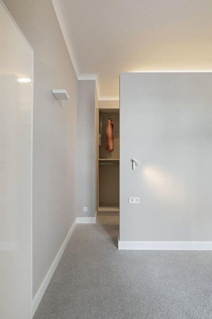 Prenájom bytu 3-izbový 97 m², Kennedydamm 7, Düsseldorf, Severné Porýnie - Westfálsko Prenájom bytu 3-izbový 97 m², Kennedydamm 7, Düsseldorf, Severné Porýnie - Westfálsko