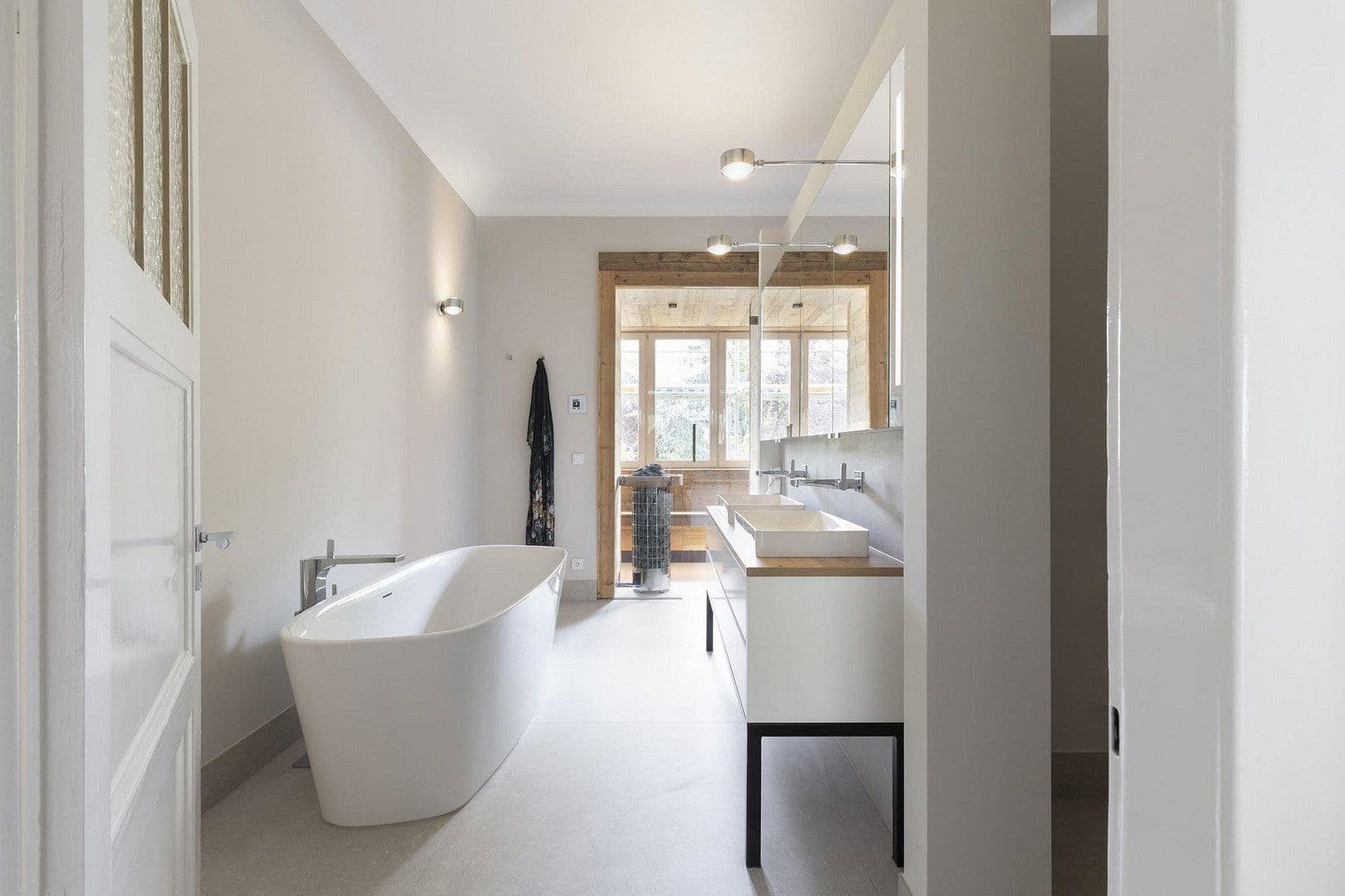 Prenájom bytu 3-izbový 97 m², Kennedydamm 7, Düsseldorf, Severné Porýnie - Westfálsko Prenájom bytu 3-izbový 97 m², Kennedydamm 7, Düsseldorf, Severné Porýnie - Westfálsko