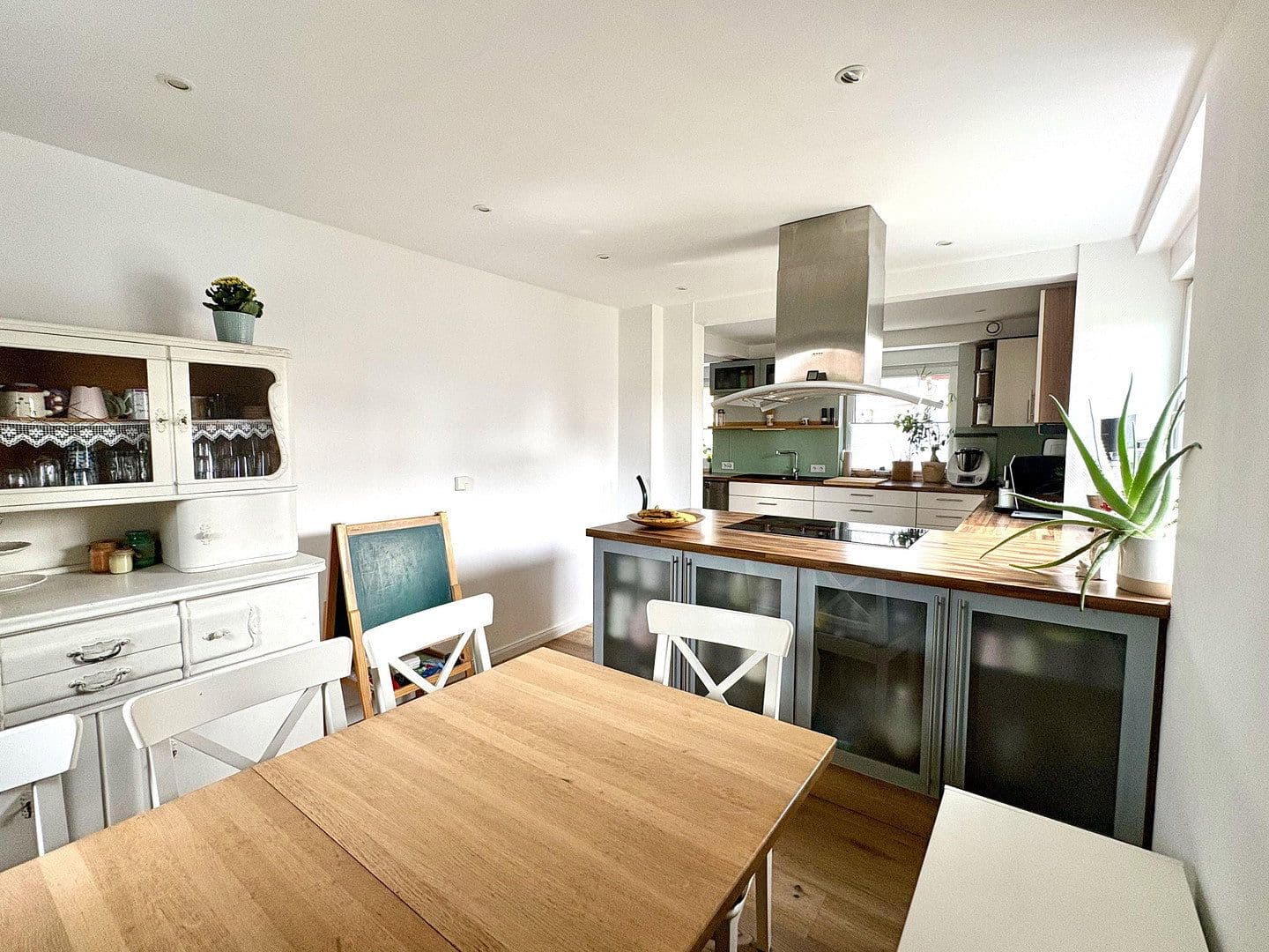 Predaj domu 185 m², pozemek 845 m², Celle, Dolné Sasko Predaj domu 185 m², pozemek 845 m², Celle, Dolné Sasko