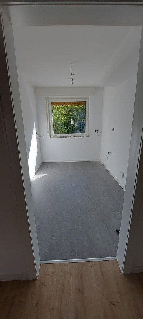 Prenájom bytu 3-izbový 77 m², Hasencleverstr. 18, Solingen, Severné Porýnie - Westfálsko Prenájom bytu 3-izbový 77 m², Hasencleverstr. 18, Solingen, Severné Porýnie - Westfálsko
