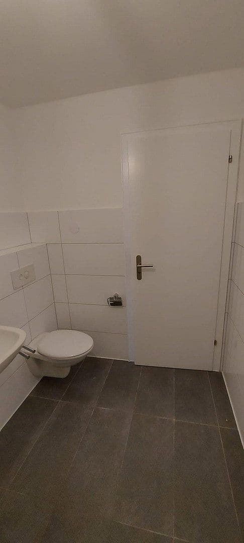 Prenájom bytu 3-izbový 77 m², Hasencleverstr. 18, Solingen, Severné Porýnie - Westfálsko Prenájom bytu 3-izbový 77 m², Hasencleverstr. 18, Solingen, Severné Porýnie - Westfálsko