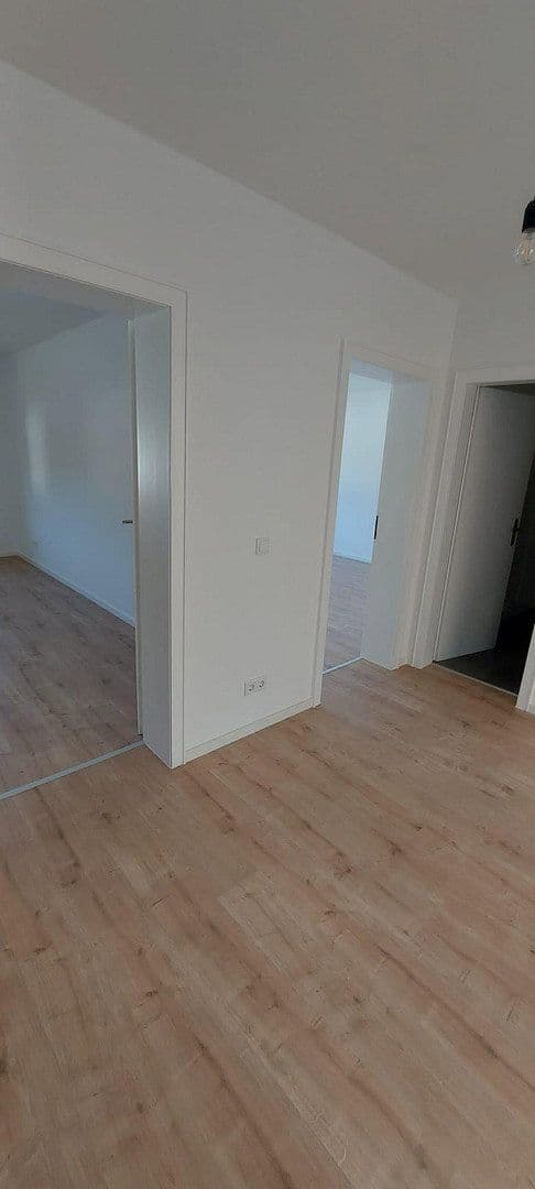 Prenájom bytu 3-izbový 77 m², Hasencleverstr. 18, Solingen, Severné Porýnie - Westfálsko Prenájom bytu 3-izbový 77 m², Hasencleverstr. 18, Solingen, Severné Porýnie - Westfálsko