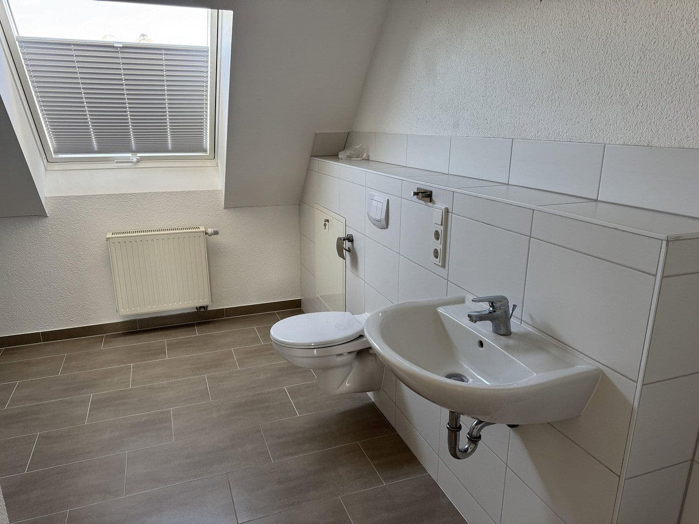 Prenájom bytu 4-izbový 110 m², Frankfurt, Hesensko Prenájom bytu 4-izbový 110 m², Frankfurt, Hesensko