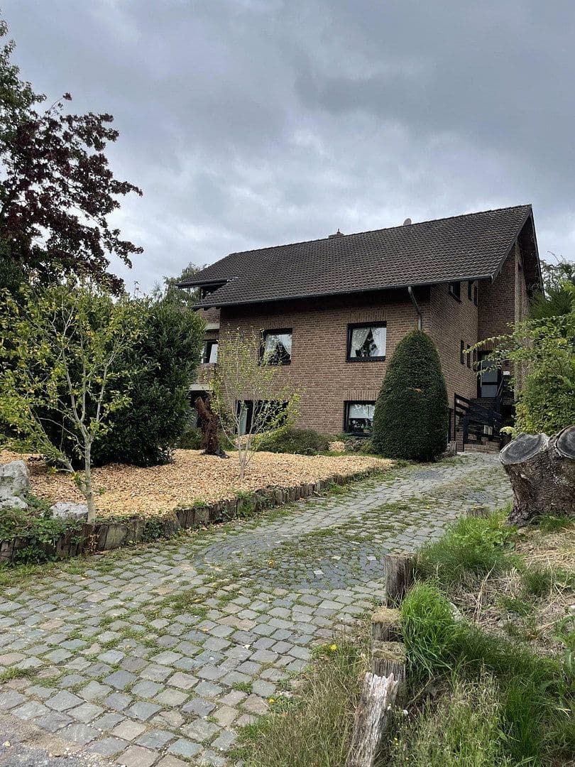 Predaj domu 255 m², pozemek 6.196 m², Viersen, Severné Porýnie - Westfálsko Predaj domu 255 m², pozemek 6.196 m², Viersen, Severné Porýnie - Westfálsko