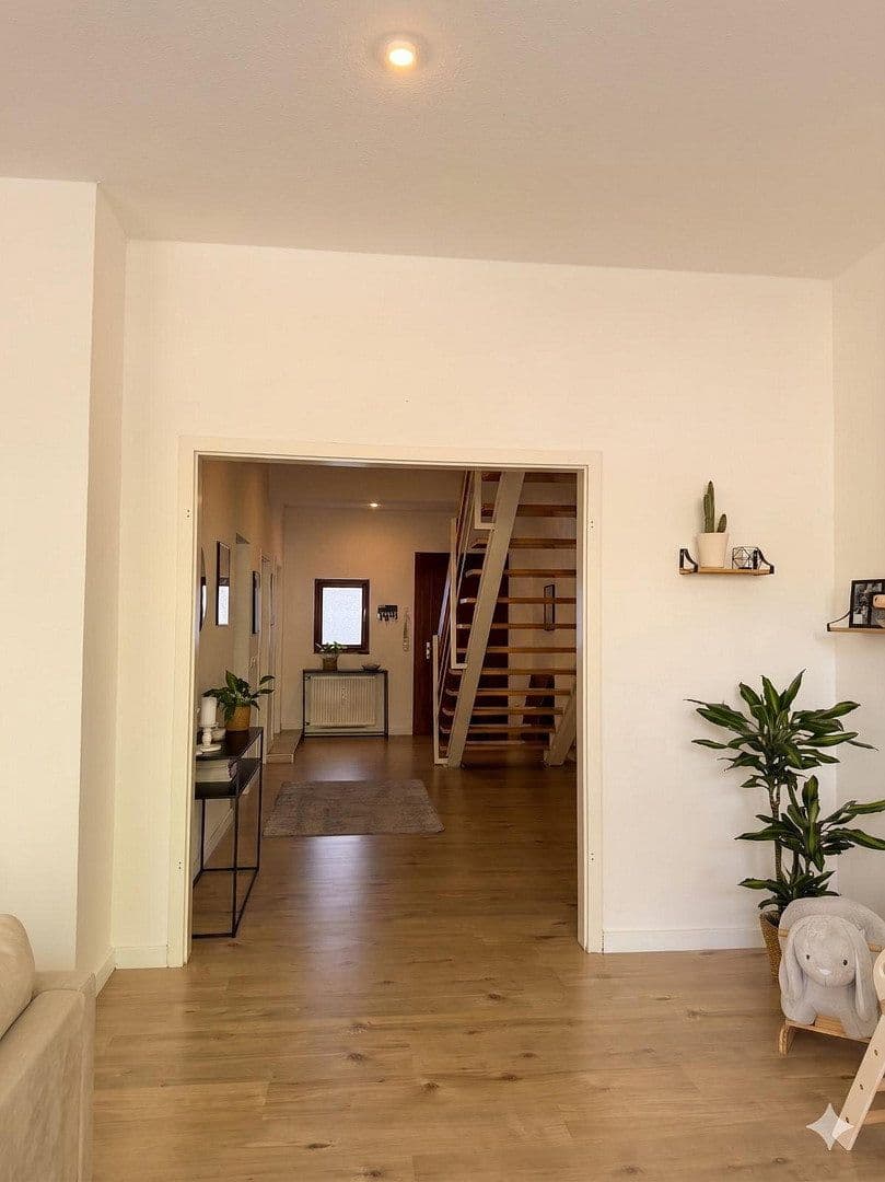 Prenájom domu 150 m², pozemek 250 m², Bahnstraße 34, Mönchengladbach, Severné Porýnie - Westfálsko Prenájom domu 150 m², pozemek 250 m², Bahnstraße 34, Mönchengladbach, Severné Porýnie - Westfálsko