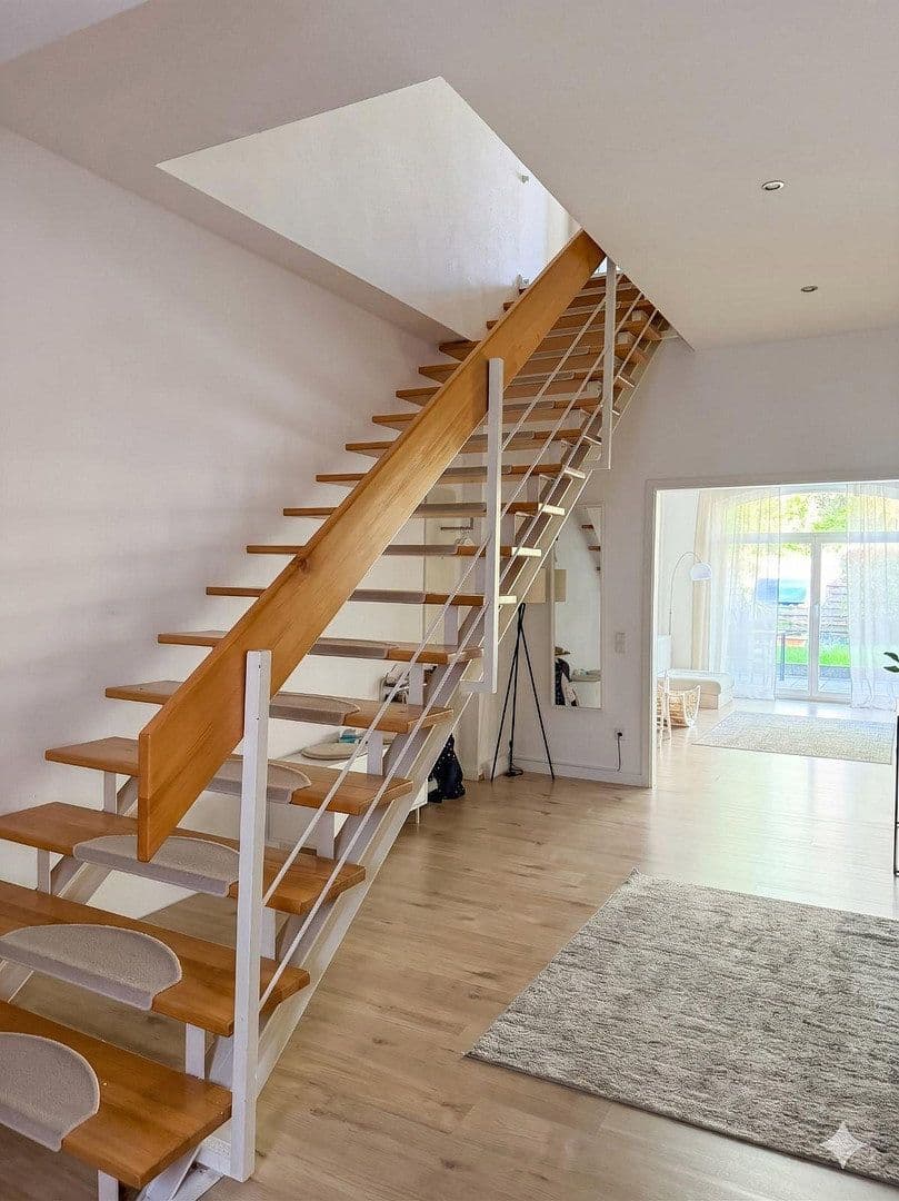 Prenájom domu 150 m², pozemek 250 m², Bahnstraße 34, Mönchengladbach, Severné Porýnie - Westfálsko Prenájom domu 150 m², pozemek 250 m², Bahnstraße 34, Mönchengladbach, Severné Porýnie - Westfálsko