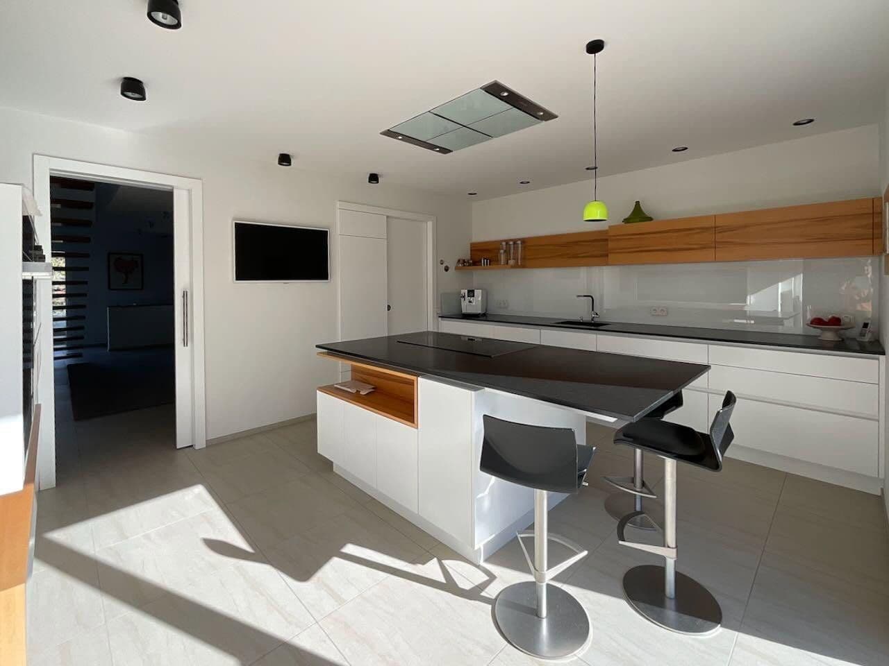 Predaj domu 275 m², pozemek 1.139 m², Weilheim an der Teck, Bádensko-Wurttembersko Predaj domu 275 m², pozemek 1.139 m², Weilheim an der Teck, Bádensko-Wurttembersko