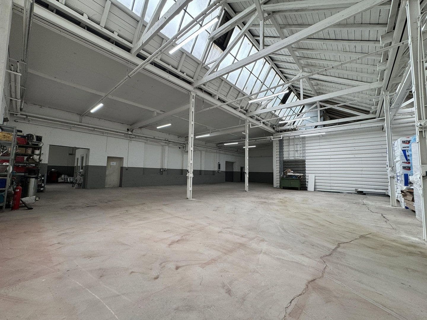 Prenájom nebytového priestoru 403 m², Rahmedestraße 353, Lüdenscheid, Severné Porýnie - Westfálsko Prenájom nebytového priestoru 403 m², Rahmedestraße 353, Lüdenscheid, Severné Porýnie - Westfálsko
