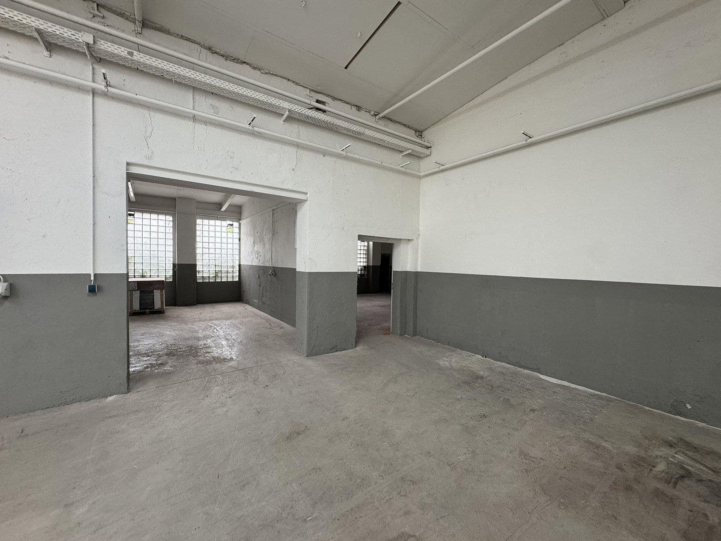 Prenájom nebytového priestoru 403 m², Rahmedestraße 353, Lüdenscheid, Severné Porýnie - Westfálsko Prenájom nebytového priestoru 403 m², Rahmedestraße 353, Lüdenscheid, Severné Porýnie - Westfálsko