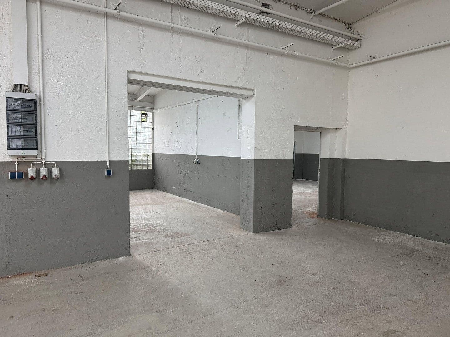Prenájom nebytového priestoru 403 m², Rahmedestraße 353, Lüdenscheid, Severné Porýnie - Westfálsko Prenájom nebytového priestoru 403 m², Rahmedestraße 353, Lüdenscheid, Severné Porýnie - Westfálsko