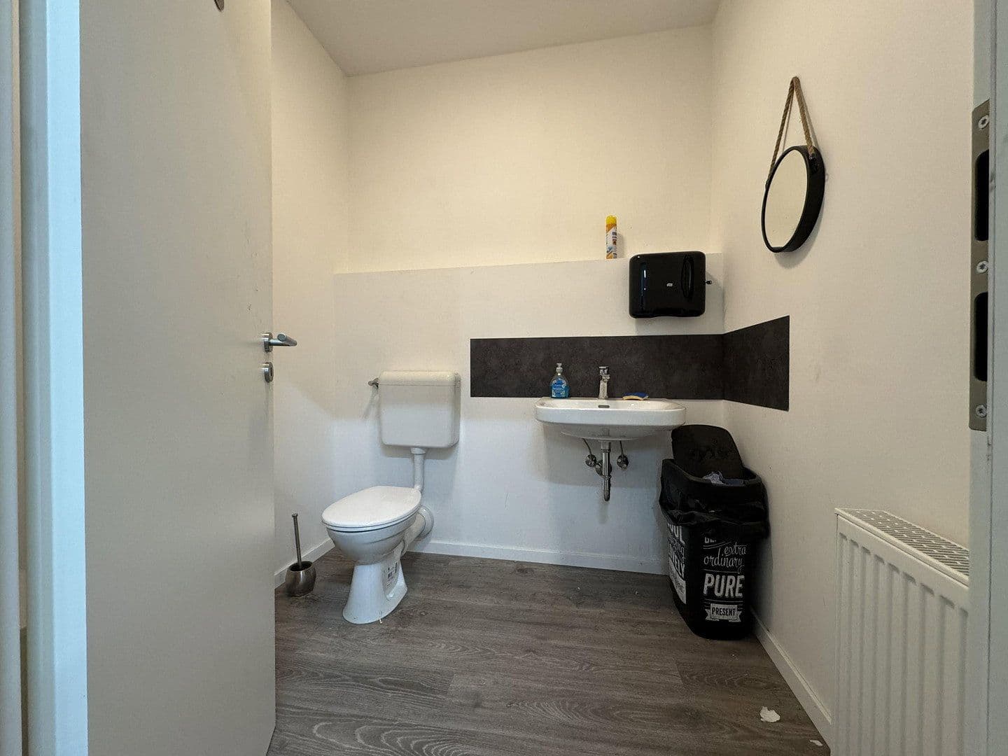 Prenájom nebytového priestoru 403 m², Rahmedestraße 353, Lüdenscheid, Severné Porýnie - Westfálsko Prenájom nebytového priestoru 403 m², Rahmedestraße 353, Lüdenscheid, Severné Porýnie - Westfálsko
