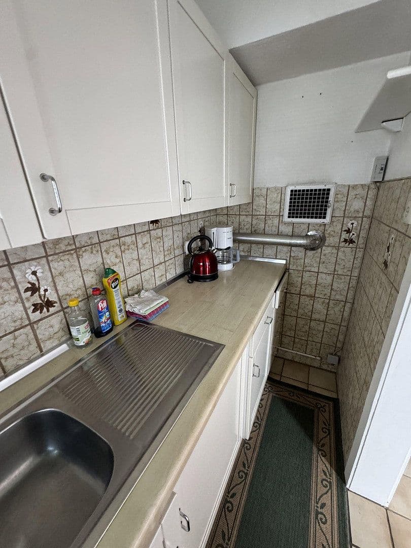 Prenájom bytu 3-izbový 55 m², Erich-Klausener-Straße 80, -Stockum, Düsseldorf, Severné Porýnie - Westfálsko Prenájom bytu 3-izbový 55 m², Erich-Klausener-Straße 80, -Stockum, Düsseldorf, Severné Porýnie - Westfálsko