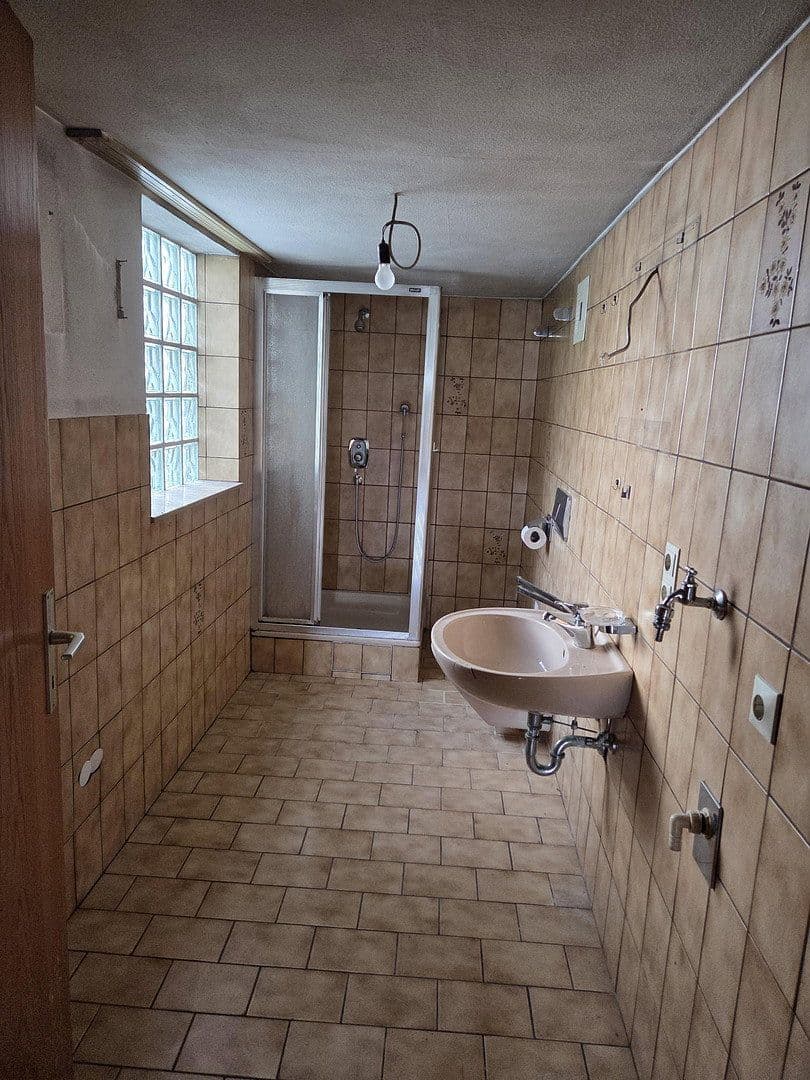 Predaj domu 150 m², pozemek 576 m², Niederstetten, Bádensko-Wurttembersko Predaj domu 150 m², pozemek 576 m², Niederstetten, Bádensko-Wurttembersko