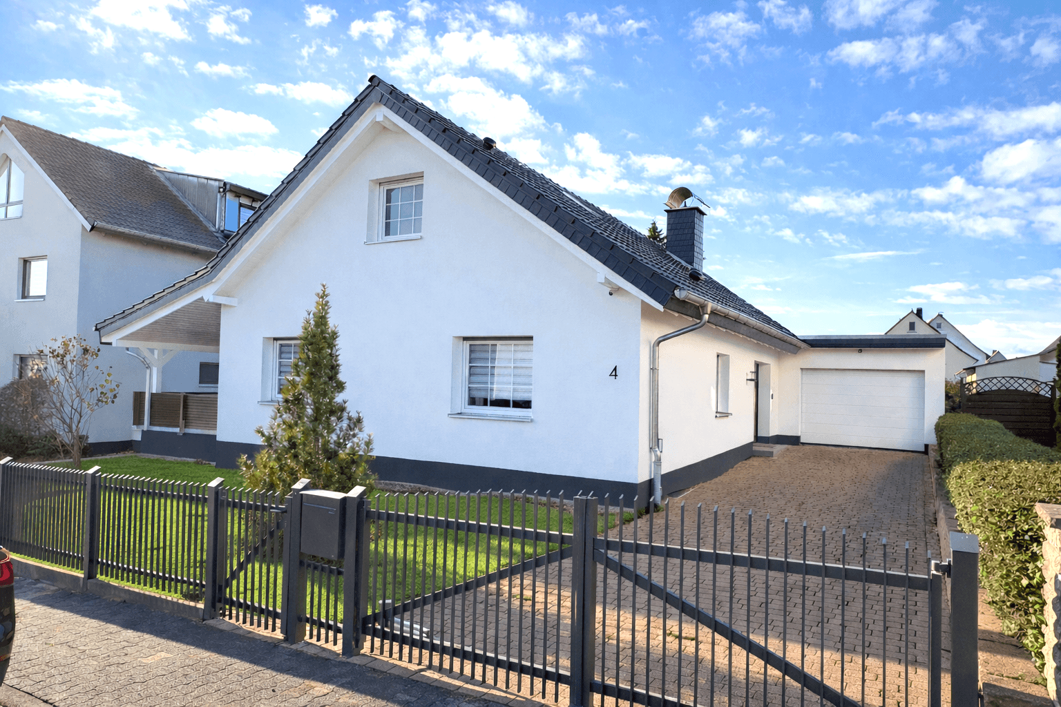 Predaj domu 260 m², pozemek 527 m², Reinheim, Hesensko Predaj domu 260 m², pozemek 527 m², Reinheim, Hesensko