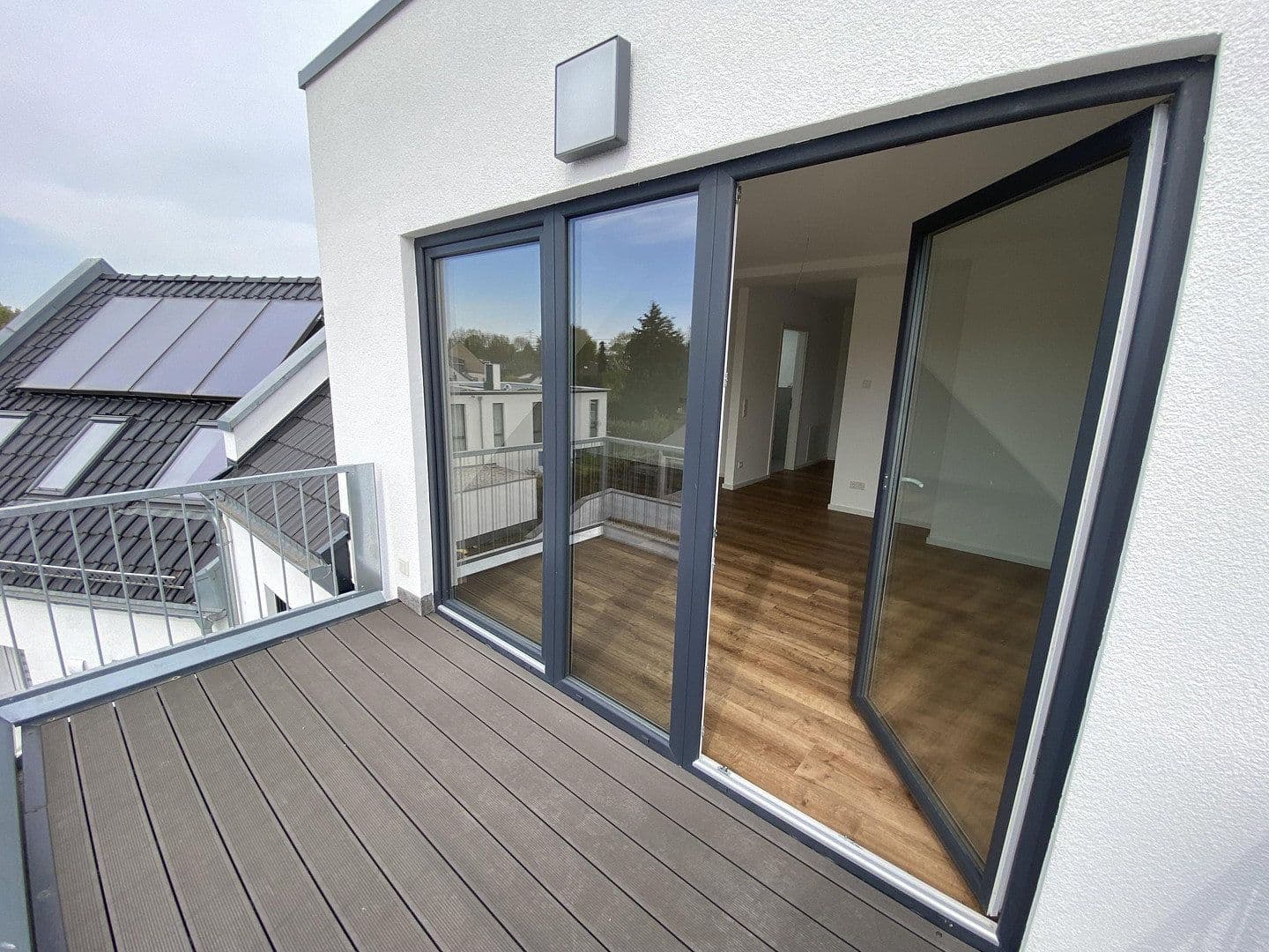 Prenájom bytu 2-izbový 53 m², Brauweilerstraße 79, Köln, Severné Porýnie - Westfálsko Prenájom bytu 2-izbový 53 m², Brauweilerstraße 79, Köln, Severné Porýnie - Westfálsko