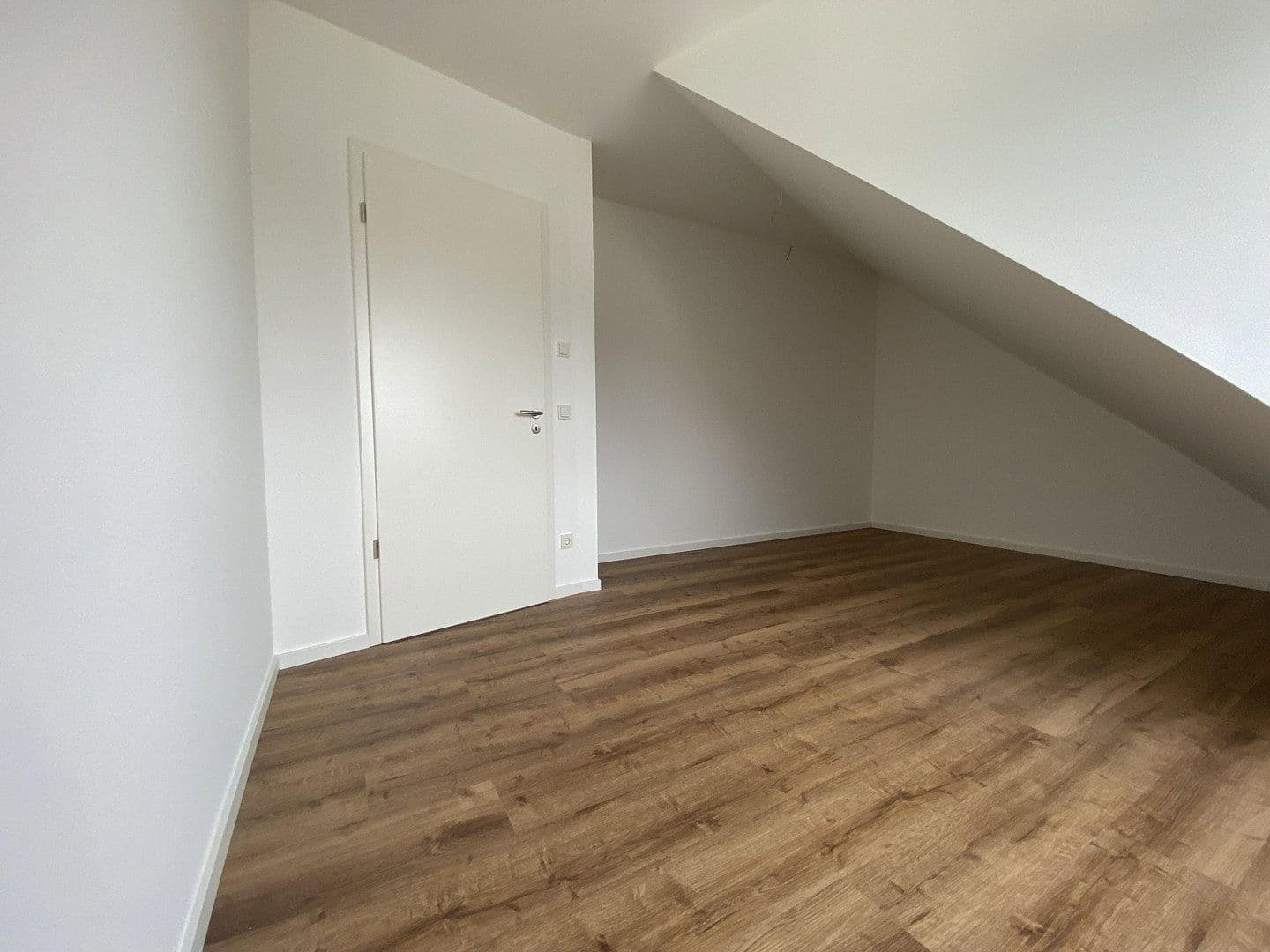 Prenájom bytu 2-izbový 53 m², Brauweilerstraße 79, Köln, Severné Porýnie - Westfálsko Prenájom bytu 2-izbový 53 m², Brauweilerstraße 79, Köln, Severné Porýnie - Westfálsko