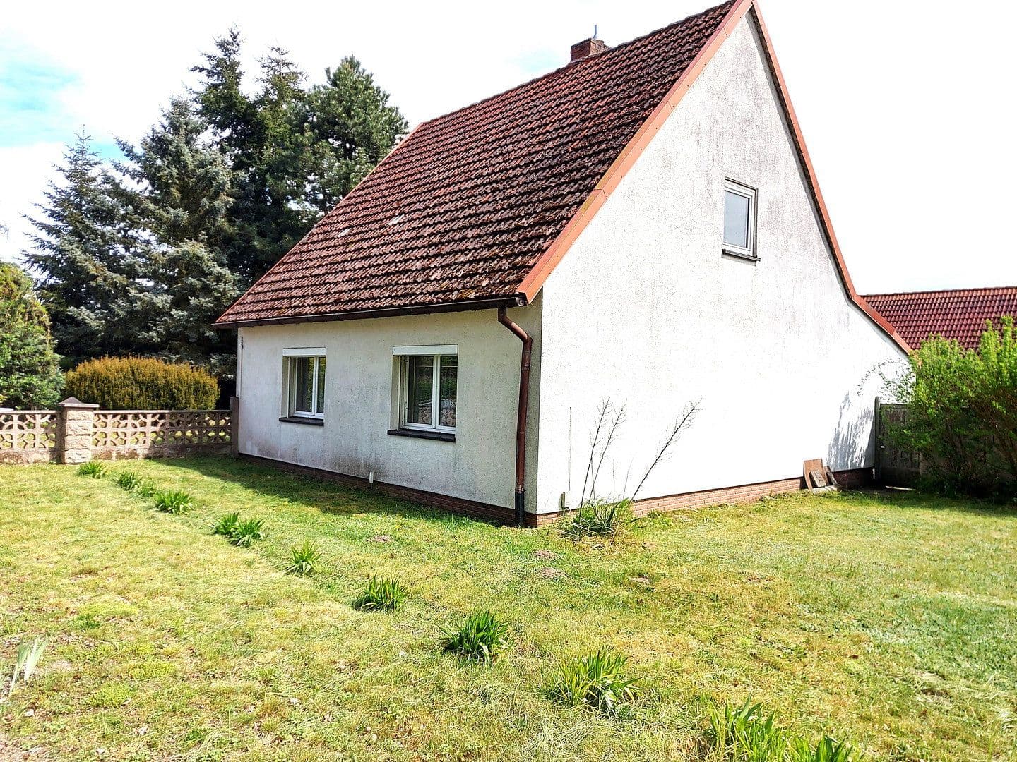 Predaj domu 100 m², pozemek 2.352 m², Otto-Liliental -Strasse 3, Altwigshagen, Meklenbursko-Predpomoransko Predaj domu 100 m², pozemek 2.352 m², Otto-Liliental -Strasse 3, Altwigshagen, Meklenbursko-Predpomoransko