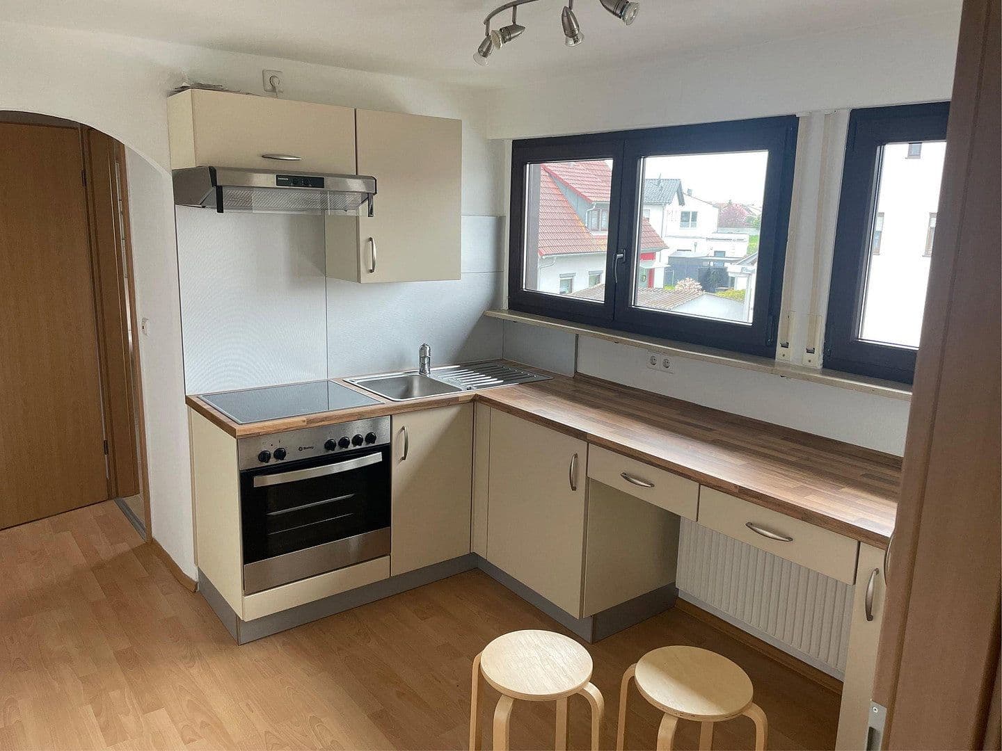 Predaj domu 152 m², pozemek 357 m², Crailsheim, Bádensko-Wurttembersko Predaj domu 152 m², pozemek 357 m², Crailsheim, Bádensko-Wurttembersko