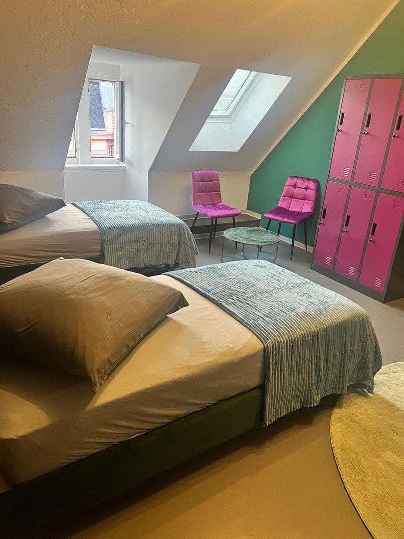 Prenájom bytu 5-izbový 140 m², Weserstraße 16, Frankfurt am Main, Hesensko Prenájom bytu 5-izbový 140 m², Weserstraße 16, Frankfurt am Main, Hesensko