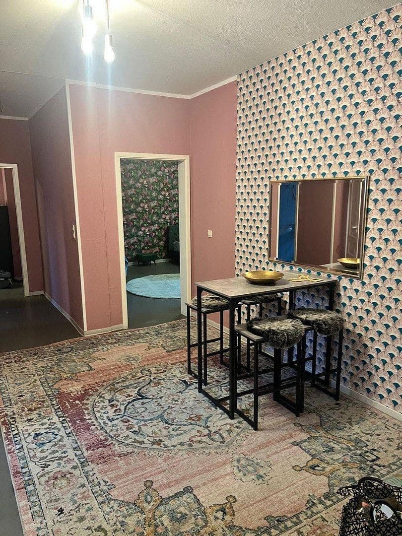 Prenájom bytu 5-izbový 140 m², Weserstraße 16, Frankfurt am Main, Hesensko Prenájom bytu 5-izbový 140 m², Weserstraße 16, Frankfurt am Main, Hesensko