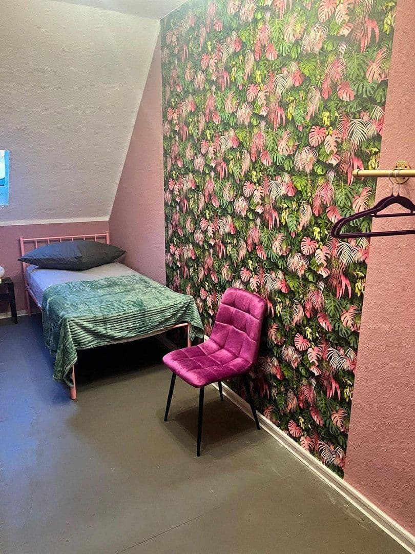 Prenájom bytu 5-izbový 140 m², Weserstraße 16, Frankfurt am Main, Hesensko Prenájom bytu 5-izbový 140 m², Weserstraße 16, Frankfurt am Main, Hesensko