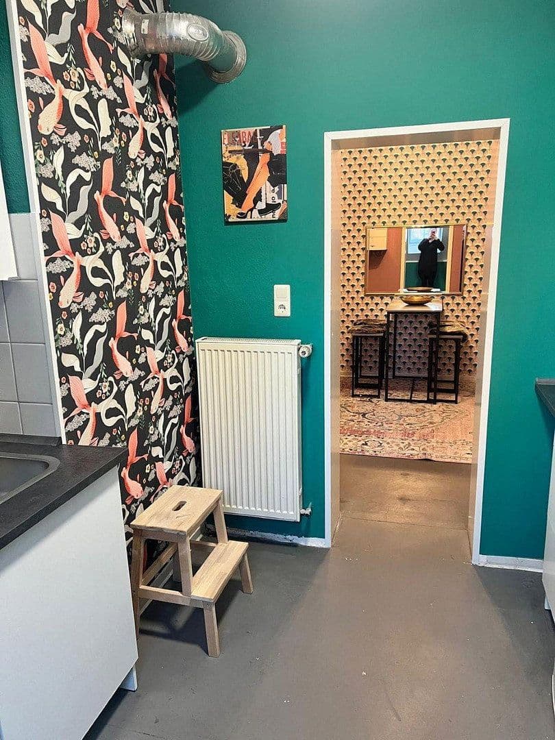 Prenájom bytu 5-izbový 140 m², Weserstraße 16, Frankfurt am Main, Hesensko Prenájom bytu 5-izbový 140 m², Weserstraße 16, Frankfurt am Main, Hesensko