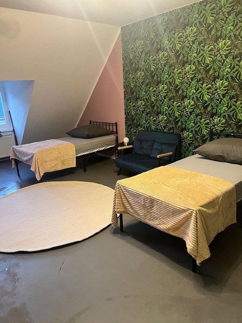 Prenájom bytu 5-izbový 140 m², Weserstraße 16, Frankfurt am Main, Hesensko Prenájom bytu 5-izbový 140 m², Weserstraße 16, Frankfurt am Main, Hesensko