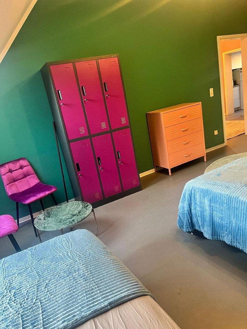 Prenájom bytu 5-izbový 140 m², Weserstraße 16, Frankfurt am Main, Hesensko Prenájom bytu 5-izbový 140 m², Weserstraße 16, Frankfurt am Main, Hesensko