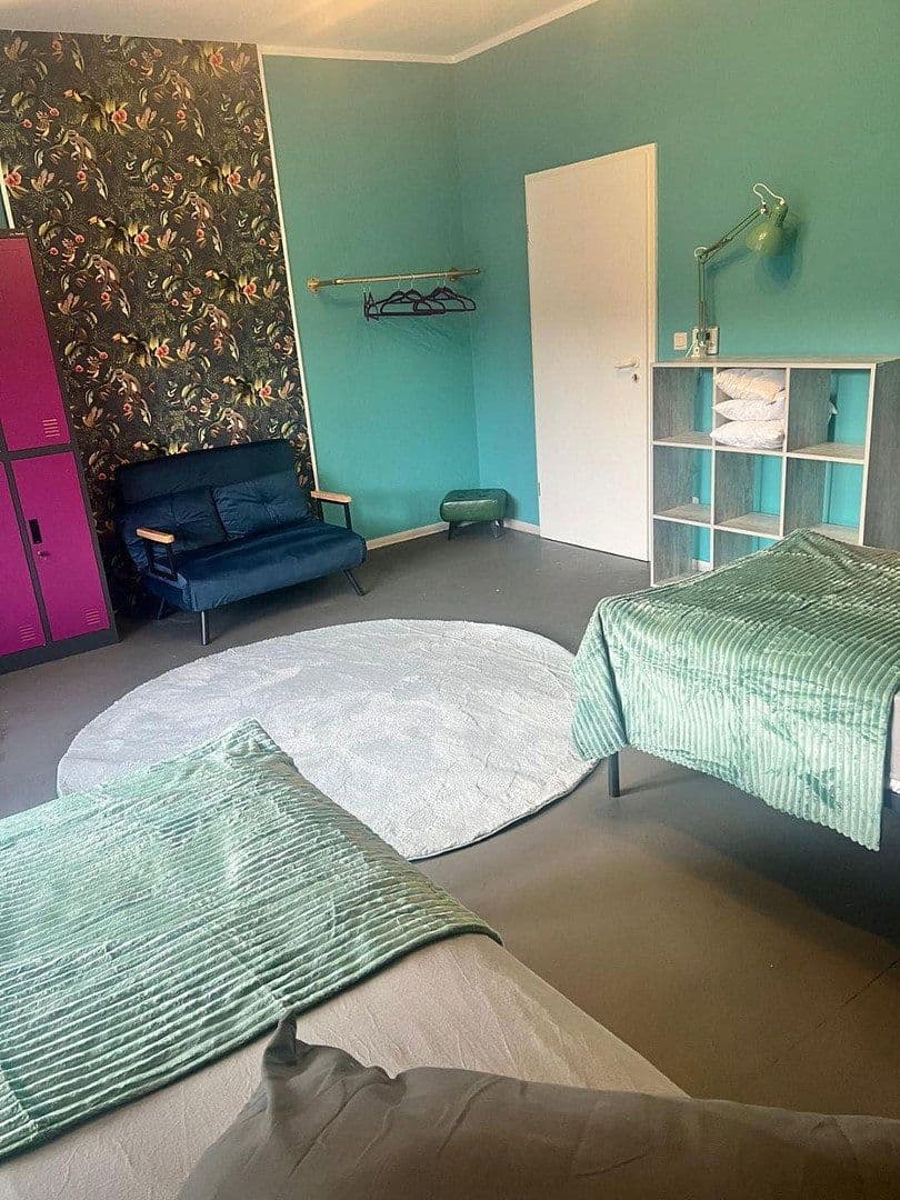 Prenájom bytu 5-izbový 140 m², Weserstraße 16, Frankfurt am Main, Hesensko Prenájom bytu 5-izbový 140 m², Weserstraße 16, Frankfurt am Main, Hesensko