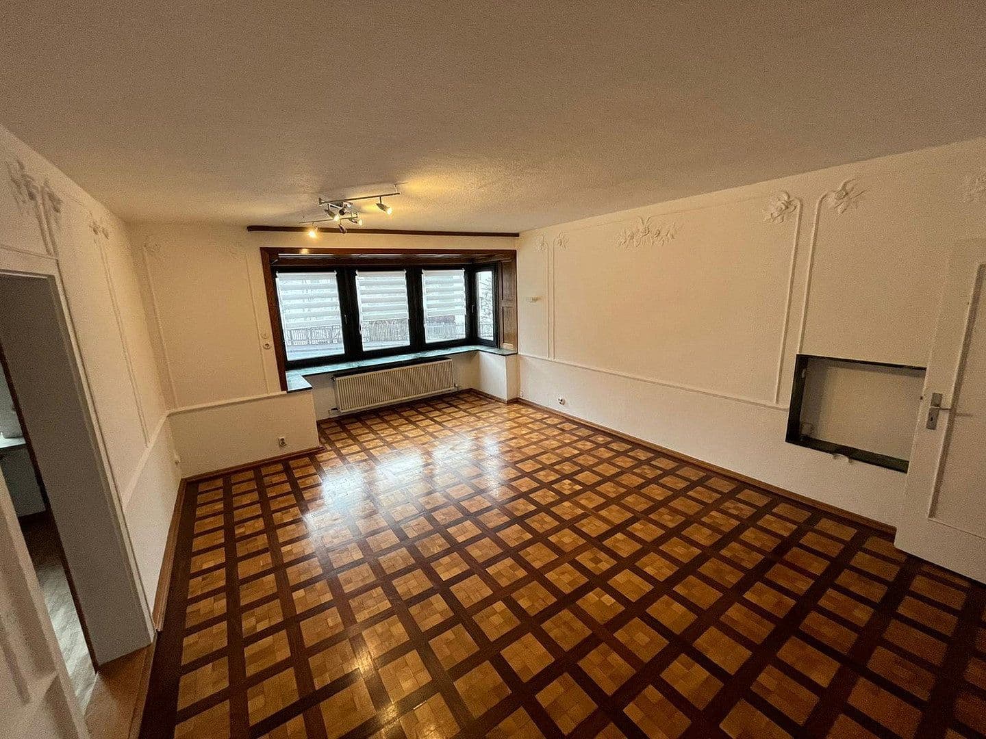 Prenájom bytu 5-izbový 130 m², Neue Bergstraße 23, Landshut, Bavorsko Prenájom bytu 5-izbový 130 m², Neue Bergstraße 23, Landshut, Bavorsko