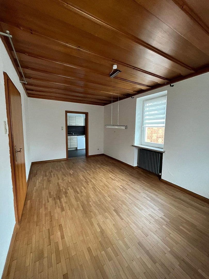 Prenájom bytu 5-izbový 130 m², Neue Bergstraße 23, Landshut, Bavorsko Prenájom bytu 5-izbový 130 m², Neue Bergstraße 23, Landshut, Bavorsko