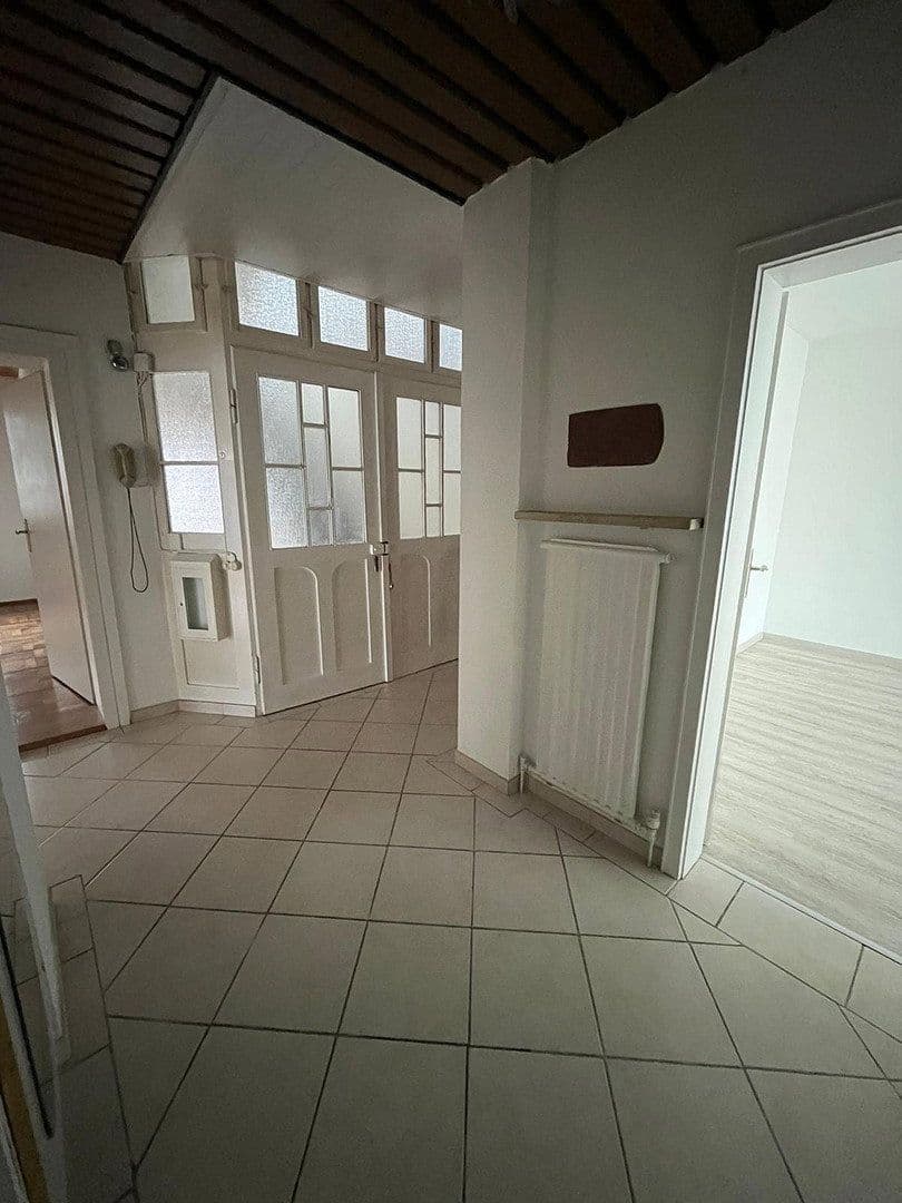 Prenájom bytu 5-izbový 130 m², Neue Bergstraße 23, Landshut, Bavorsko Prenájom bytu 5-izbový 130 m², Neue Bergstraße 23, Landshut, Bavorsko
