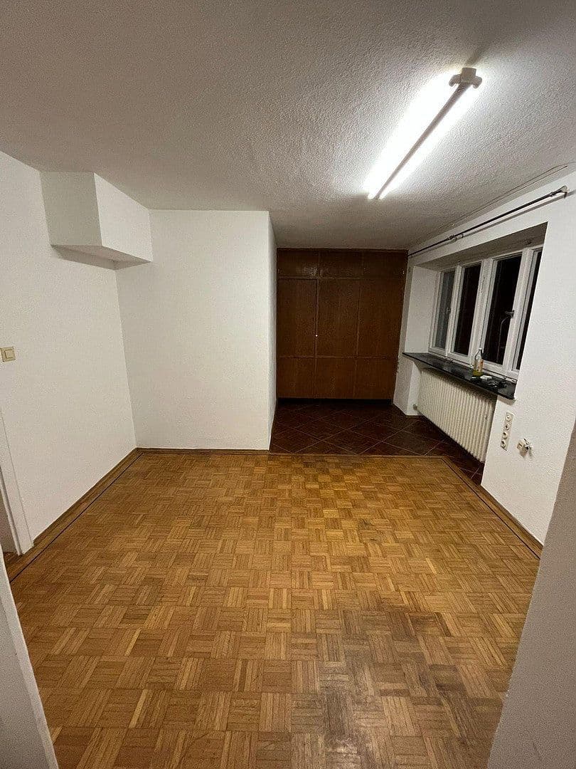 Prenájom bytu 5-izbový 130 m², Neue Bergstraße 23, Landshut, Bavorsko Prenájom bytu 5-izbový 130 m², Neue Bergstraße 23, Landshut, Bavorsko