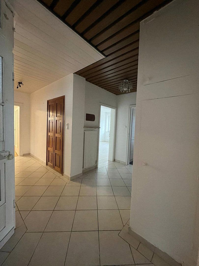 Prenájom bytu 5-izbový 130 m², Neue Bergstraße 23, Landshut, Bavorsko Prenájom bytu 5-izbový 130 m², Neue Bergstraße 23, Landshut, Bavorsko