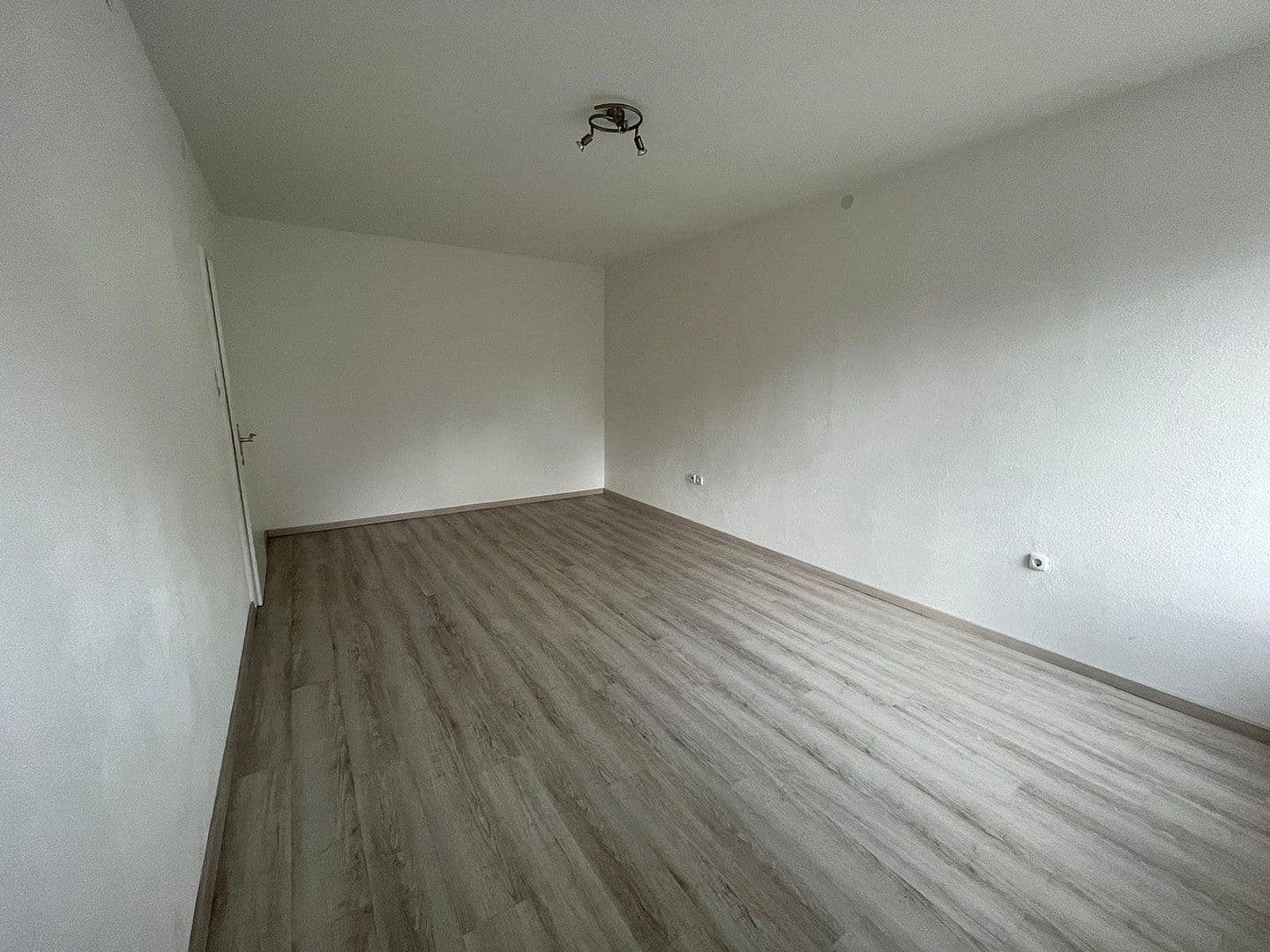 Prenájom bytu 5-izbový 130 m², Neue Bergstraße 23, Landshut, Bavorsko Prenájom bytu 5-izbový 130 m², Neue Bergstraße 23, Landshut, Bavorsko